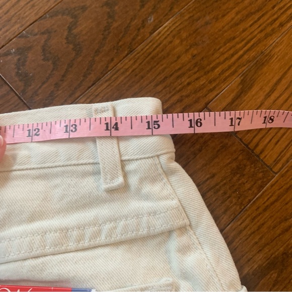 NWT Vintage Wrangler Cream Coloured Mom Jeans - Picture 9 of 13